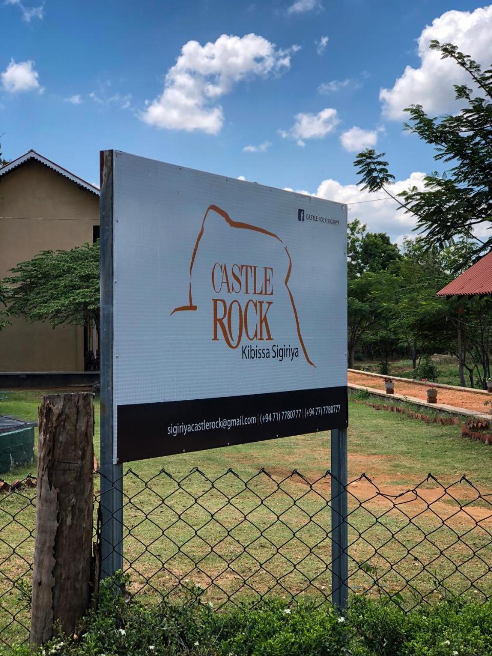 Hotel Castle Rock Sigiriya à Kibissa Extérieur photo